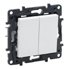 Вимикач кнопковий 2-кл 6А клеми Legrand NILOE STEP 863112 колір білий