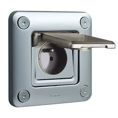 Розетка электрическая с крышкой IP55 IK10 Legrand Soliroc™