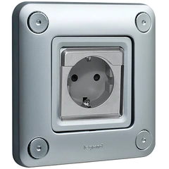 Розетка с заземлением IP20 IK10 Legrand Soliroc™