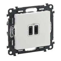 Розетка із двома USB-роз'ємами тип C+ тип C 240V/5V 3000мА Legrand Valena Life 753107, колір білий