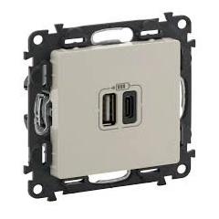 Розетка з двома USB-роз'ємами тип A+ тип C 240V/5V 3000мА Legrand Valena Life 753206, колір слонова кістка