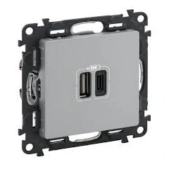 Розетка з двома USB-роз'ємами тип A+ тип C 240V/5V 3000мА Legrand Valena Life 753306, колір алюміній