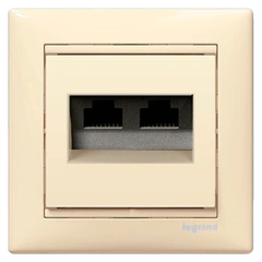 Компьютерная розетка 2хRJ45 5кат UTP 774139 Legrand Valena, цвет слоновая кость