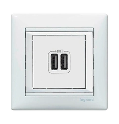 Розетка USB (2 выхода) Valena Legrand 770470, цвет белый