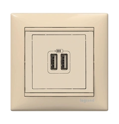 Розетка USB (2 выхода) Valena Legrand 774170, цвет слоновая кость