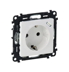 Розетка комбинированная 2К+С 16А 250V~ + USB Type C 1.5А 5V Legrand Valena Life 753135 цвет белый