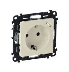 Розетка комбинированная 2К+С 16А 250V~ + USB Type C 1.5А 5V Legrand Valena Life 753235 цвет слоновая кость