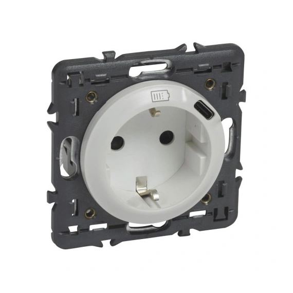Розетка комбінована 2К+З 16А 250V~ + USB Type C 1.5А 5V Legrand Celiane 068119 колір білий