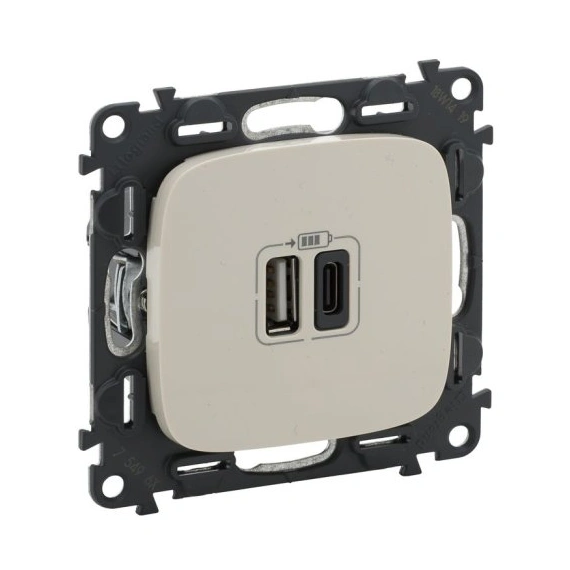 Розетка с двумя USB-разъемами тип A+ тип C 240V/5V 3000мА Legrand Valena Allure 754966 цвет слоновая кость