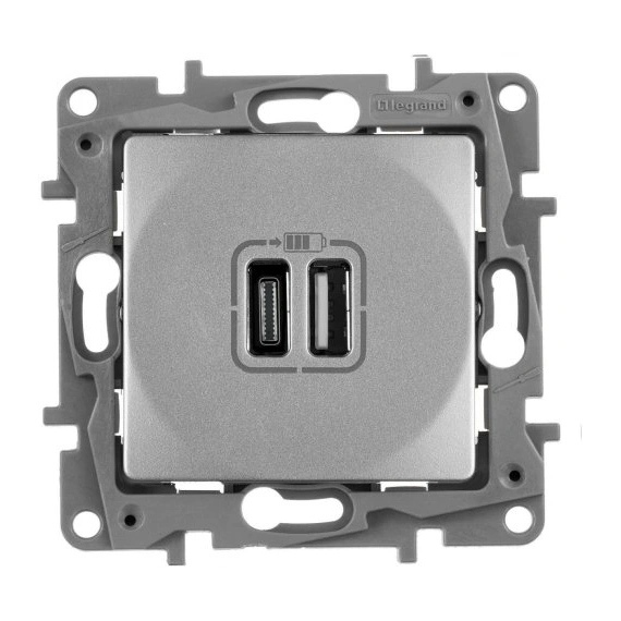 Розетка з двома USB-роз'ємами тип A+ тип C 240V/5V 3000мА Legrand Etika 672436, колір алюміній